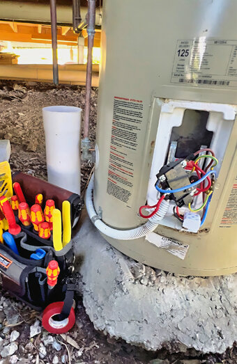 https://sevillegrovehotwater.com.au/uploads/2025/06/electric-hot-water-system-49471.jpg