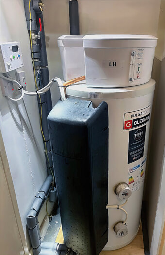 https://sevillegrovehotwater.com.au/uploads/2025/06/electric-hot-water-system-70649.jpg