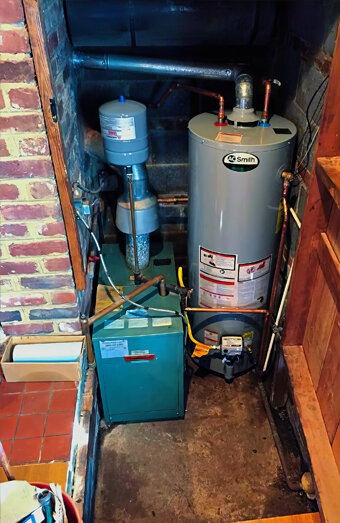 https://sevillegrovehotwater.com.au/uploads/2025/06/gas-hot-water-system-50310.jpg