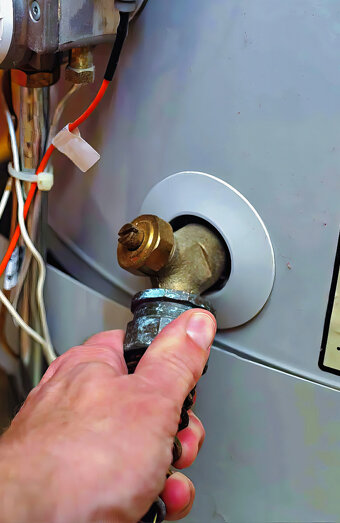 https://sevillegrovehotwater.com.au/uploads/2025/06/hot-water-servicing-21854.jpg